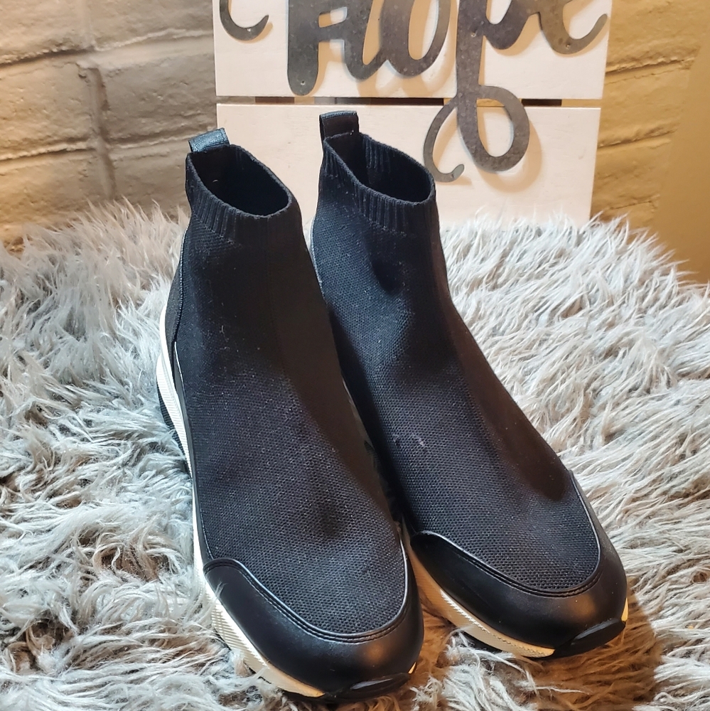 MK Logo-Michael Kors Skyler high-top black sneakers